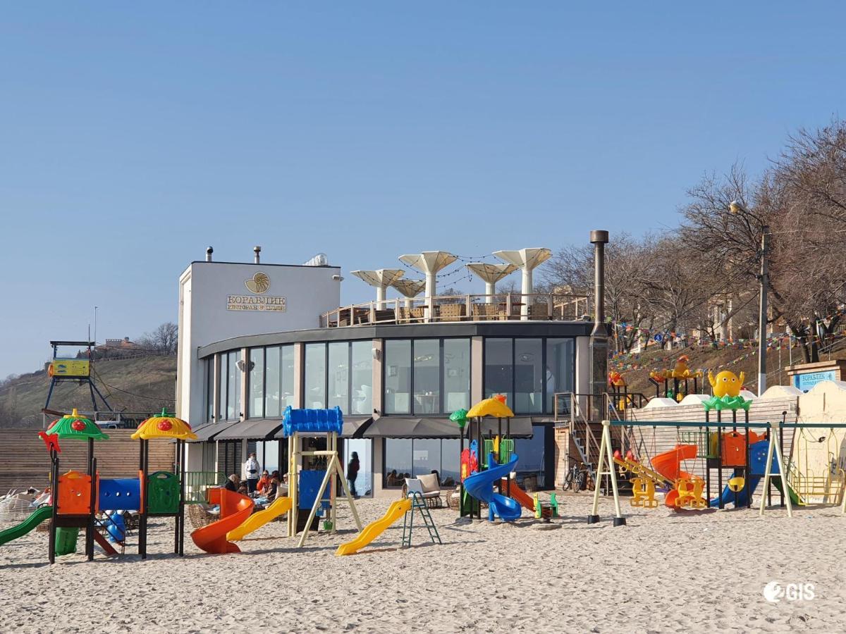 Апартаменты У Моря Magnit Первая Линия Odesa Exterior foto